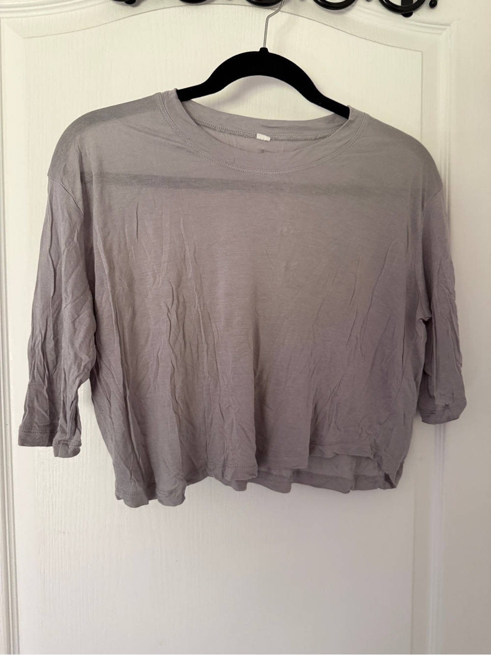 ALO Yoga Cropped Relaxed Tee - Light Gray